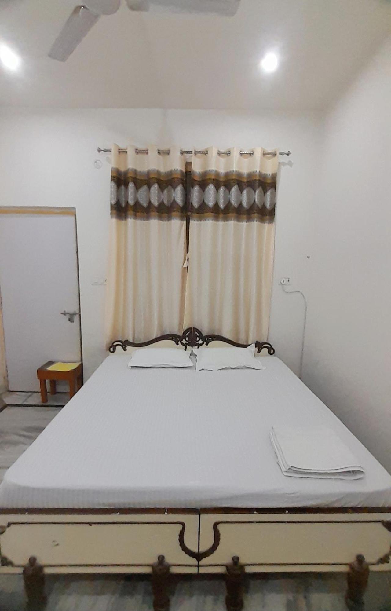Kanak Home Stay Varanasi Exterior photo